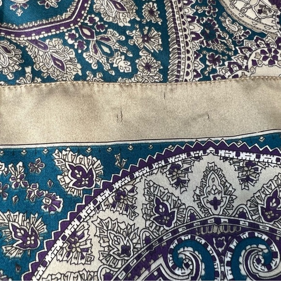 THE SPECIALTY HOUSE Vintage Paisley Scarf - Picture 5 of 6